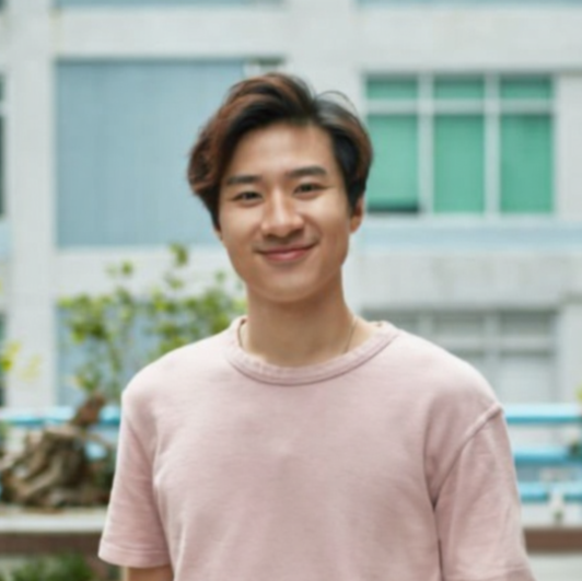 c18b9d20-996d-4d51-bf75-ffa182df0a98